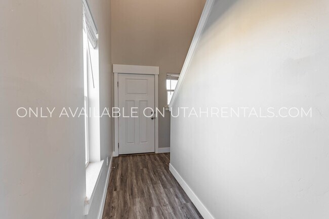 Building Photo - 8209 N Cedar Springs Rd