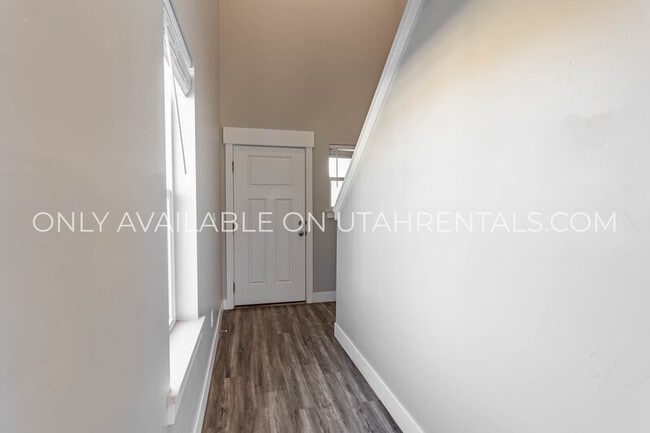 Foto del edificio - 8209 N Cedar Springs Rd