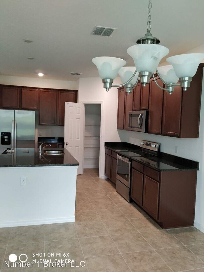 Building Photo - 4 br, 3.5 bath House - 1500 Stone Arrow Court
