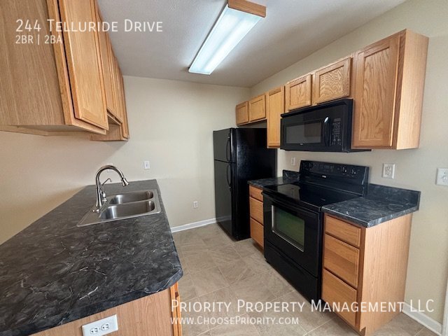 Foto del edificio - Available Now.