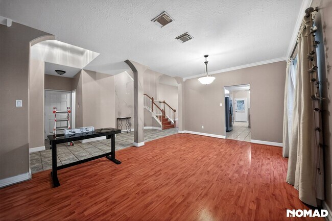 Foto del edificio - 1811 Quiet Hollow Dr
