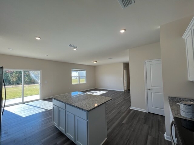 Foto del edificio - 1408 Heron Pond St