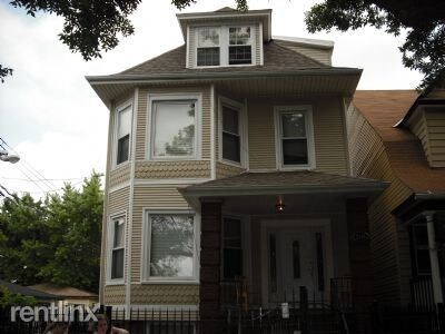 Building Photo - 2545 N Drake Ave