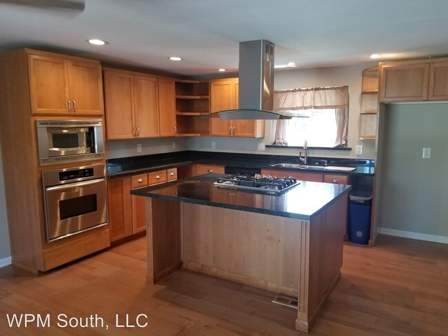 Foto del edificio - 2125 Harrington Pl NE