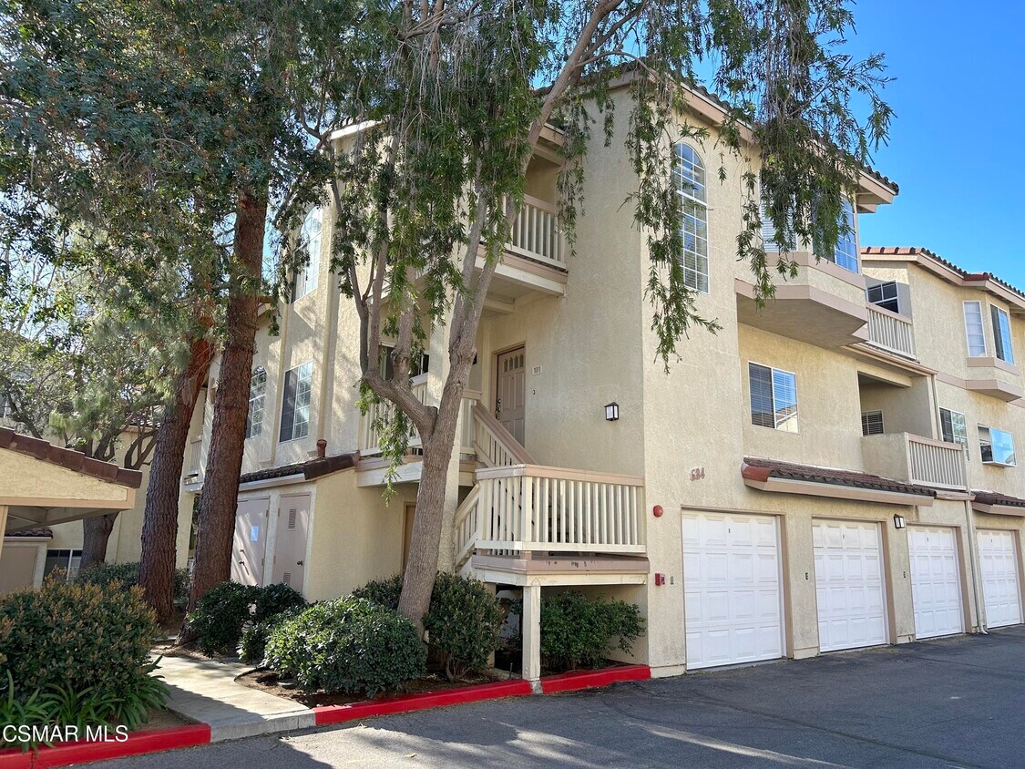 684 Sutton Crest Trail, Oak Park, CA 91377 Townhome Rentals in Oak