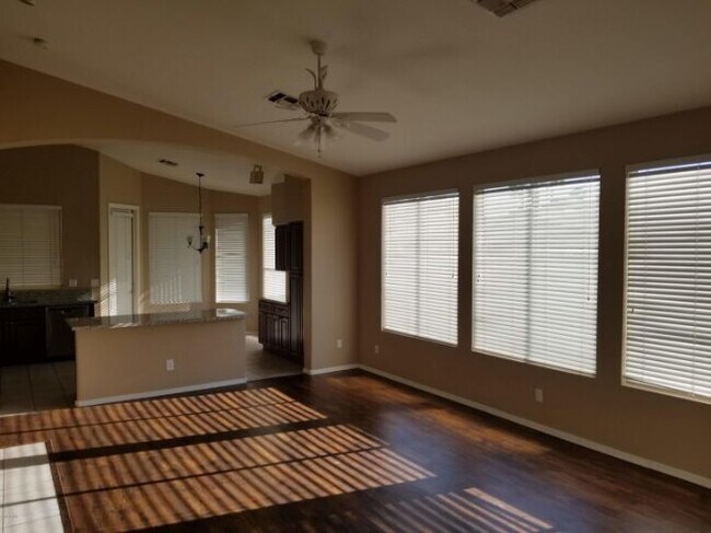 Foto del edificio - 5473 W Venus Way