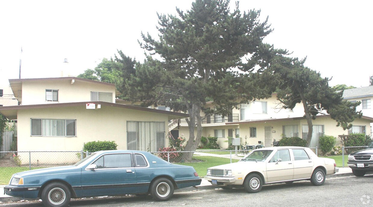 Building Photo - 400 N G St