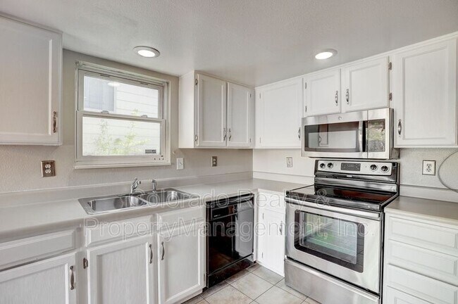 Building Photo - 10485 Jellison Way