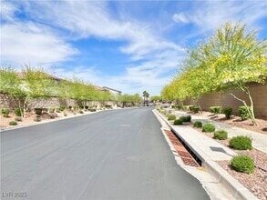 Building Photo - 7012 Sylmar Ave