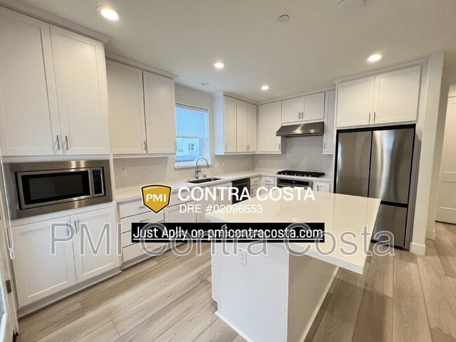 Building Photo - 1103 Lorenzini Loop