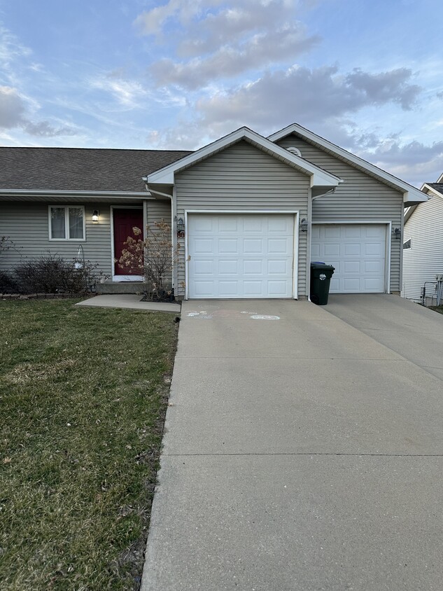 Primary Photo - 80 Jema Ct