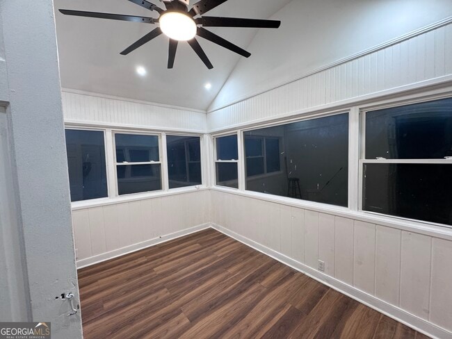 Foto del edificio - 1604 Steele Dr NW