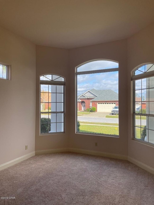Foto del edificio - 3744 Bay Tree Rd