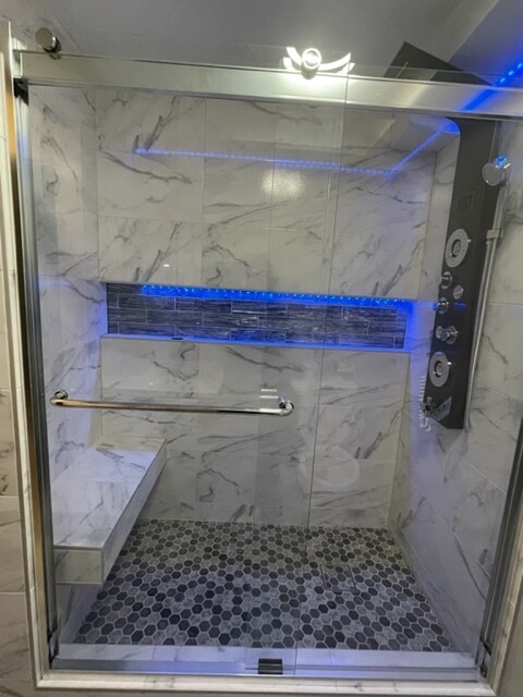 Jet Shower for 2 with bench, LED changing lights, bluetooth fan - 187 Cannongate III