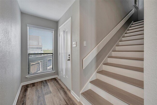 Foto del edificio - 8111 Broadway St