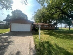 Building Photo - 200 Southwind Dr