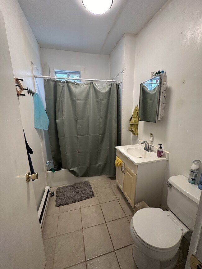 Foto del edificio - 50 Fisher Ave