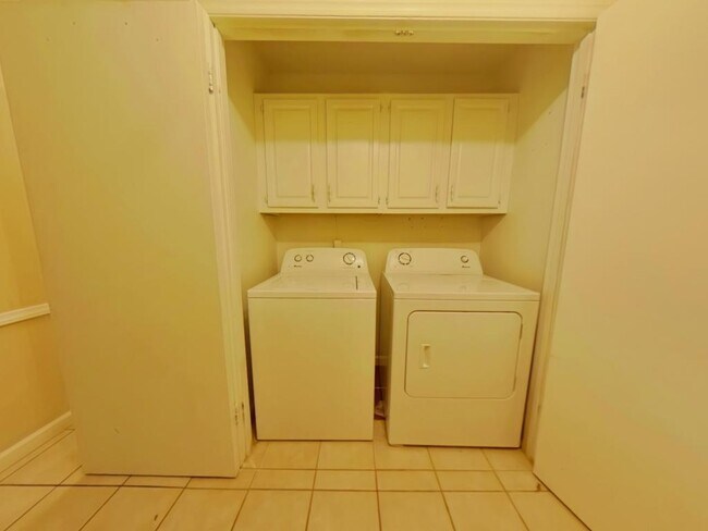 Building Photo - 510 Old Mill Rd