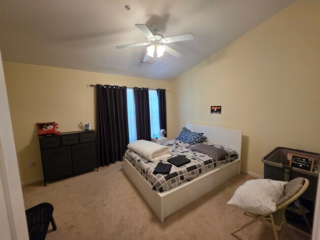 Foto del edificio - 1702 Barnwood Ct