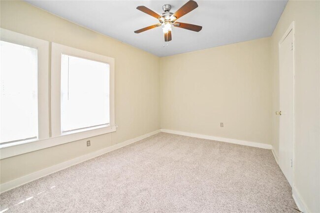 Foto del edificio - 310 Franklin Blvd