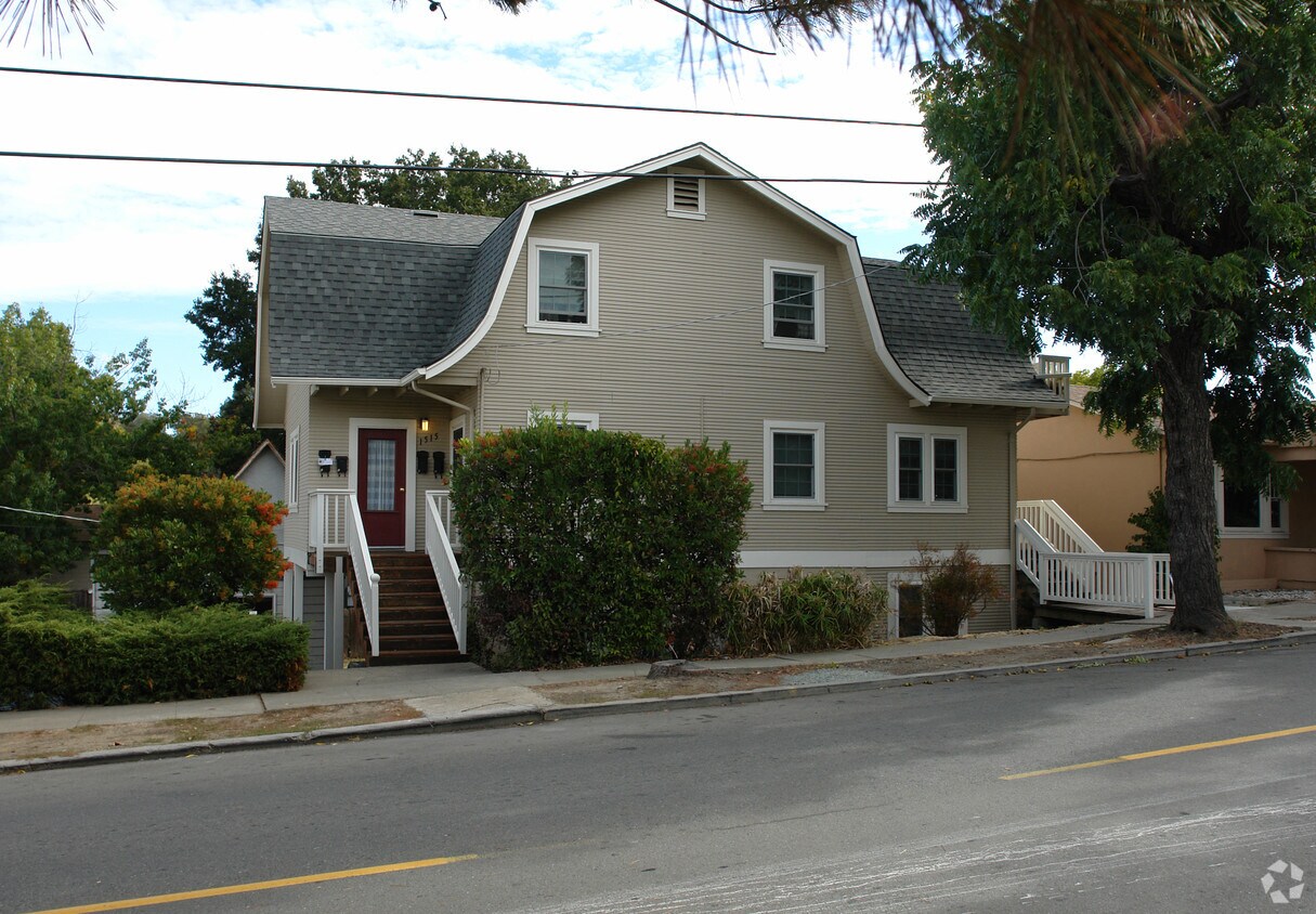 Primary Photo - 1515 Pine
