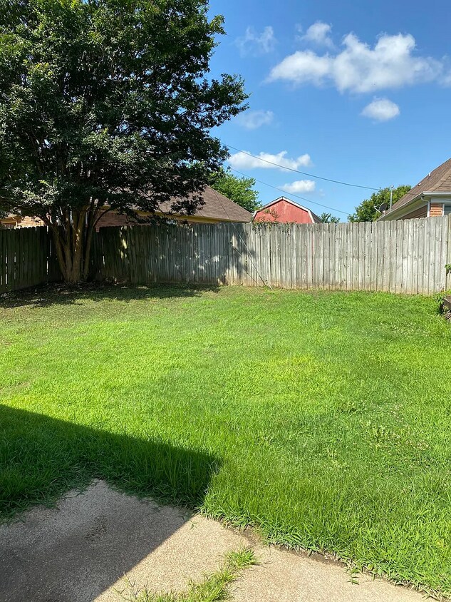 Foto principal - 3644 Carnes Ave