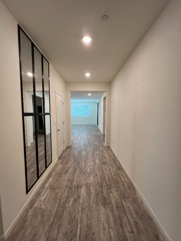 Building Photo - 5 Alvar Lp