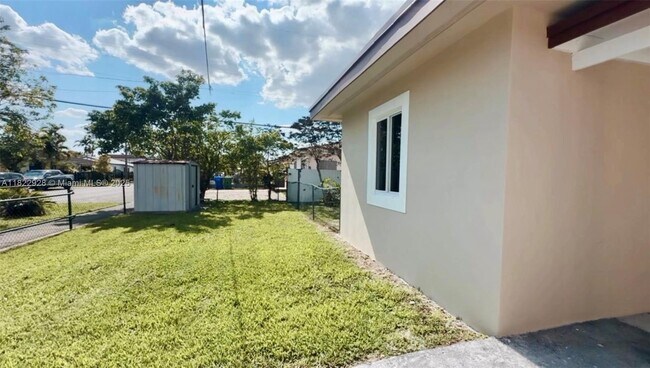 Foto del edificio - 1840 NW 36th Ave