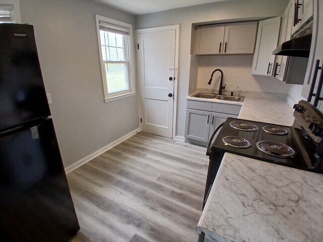 Foto del edificio - Milpine Garden Townhomes