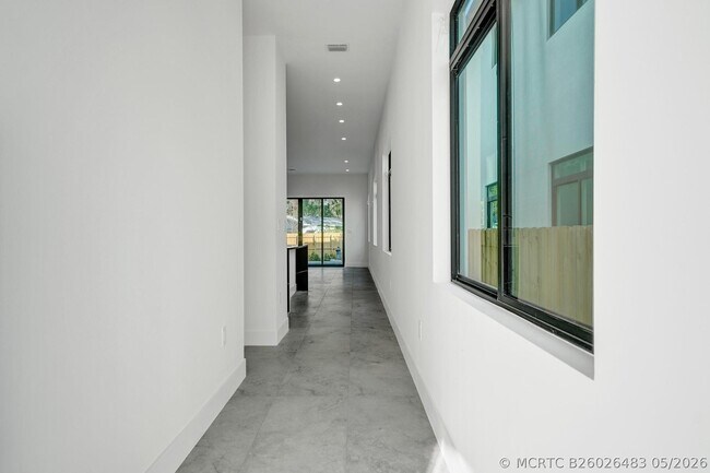 Foto del edificio - 604 SW 7th Ave