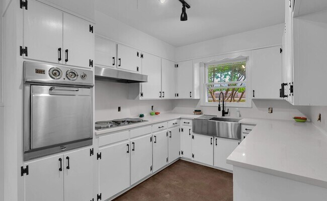 Foto del edificio - 311 Newland Dr