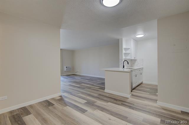 Foto del edificio - 2231 S Vaughn Way