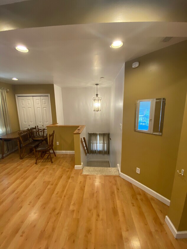 Foto principal - 5840 Phillips Ave