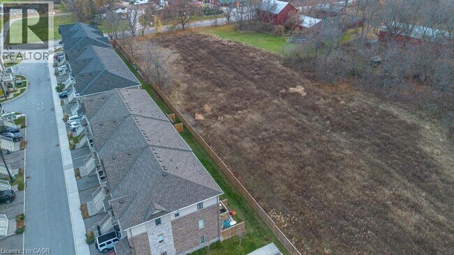 Building Photo - 33 Barley Ln