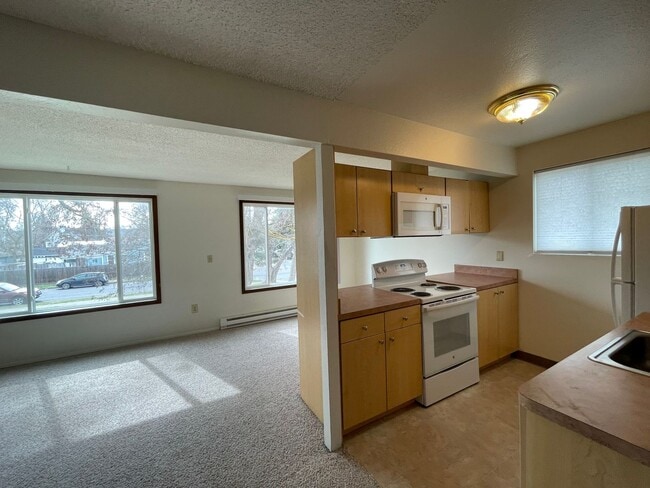 Building Photo - 1703 E Cataldo Ave