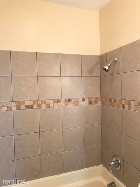Foto del edificio - 2 br, 1 bath  - 167 Scranton St Fl 2