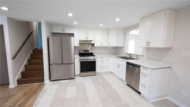 Foto del edificio - 348 Silver Meadows Blvd