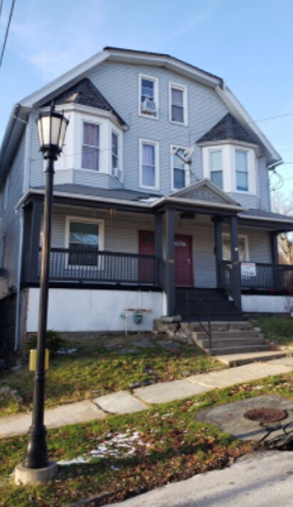 Building Photo - 427 Taylor Ave