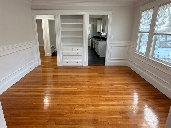 Building Photo - 252 Auburndale Ave