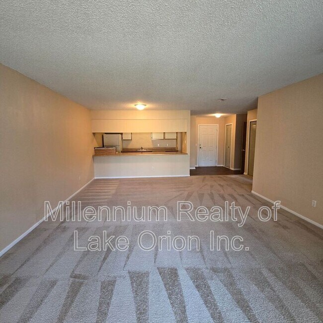 Building Photo - 25 Louck St