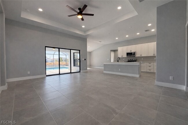 Building Photo - 224 SE 13th Terrace