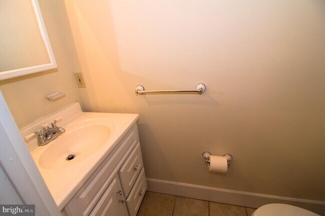 Building Photo - 5 S Garfield St