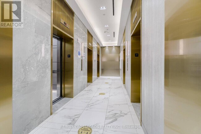 Photo du bâtiment - 950 Portage Pkwy