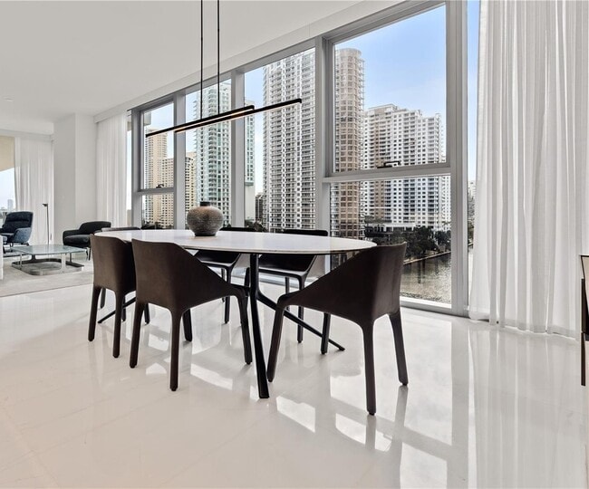 Building Photo - 300 S Biscayne Blvd