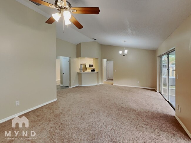 Foto del edificio - 8150 Tom Sawyer Dr