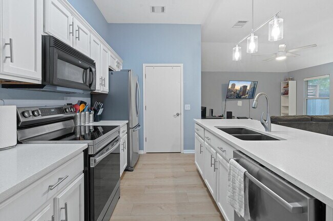 Building Photo - 4709 Virginia Dare Ln