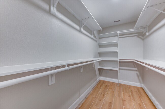 Building Photo - 3538 Truxton Dr