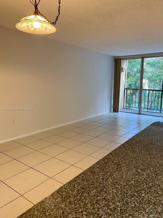 Foto del edificio - 8810 Fontainebleau Blvd