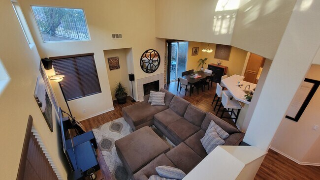 Foto del edificio - 8990 Courtyard View Dr