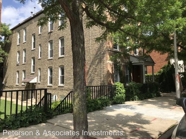 Foto del edificio - 2 br, 1 bath Apartment - 1438 N. Greenview